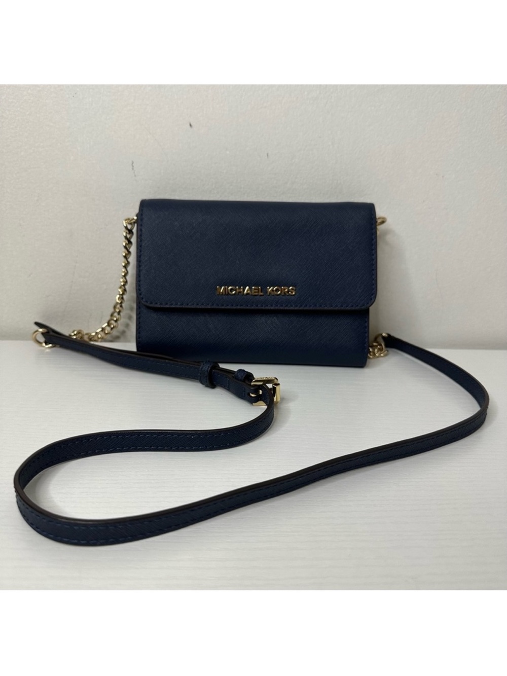Michael Kors Jet Set Travel Crossbody Bag